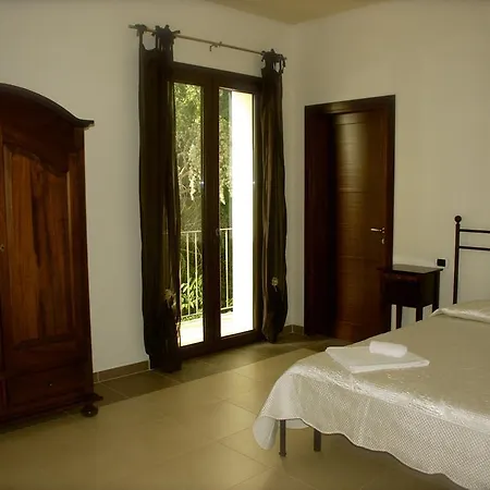 Iradas Bed & Breakfast